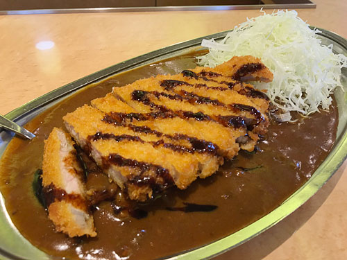 チャンピオンカレー Lカツジャンボカレー 店主たみこの観光案内日記 チャンピオンカレー Lカツジャンボカレー 店主たみこの観光案内日記