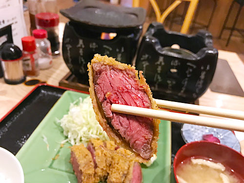 特選牛かつのお肉
