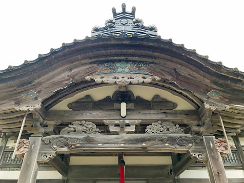 本堂の入口