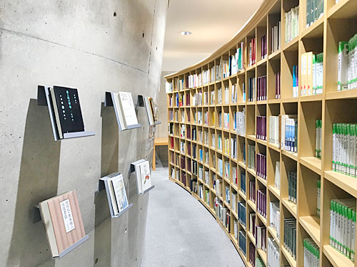西田幾多郎記念哲学館の図書館