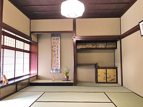 ☆ 武家の旧家の解体現場からの初だし 丸に方喰の