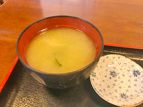 厚生食堂のみそ汁