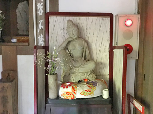 如意輪観音像
