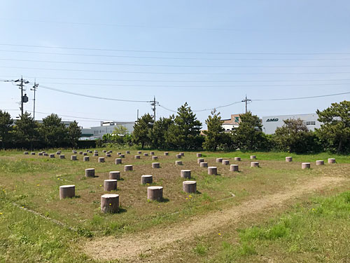 柱の跡
