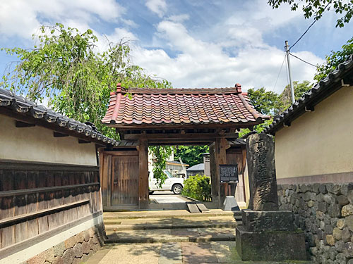 妙国寺の山門