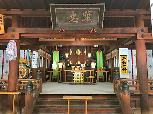 石川護国神社の拝殿内部