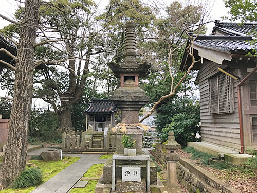 西養寺の宝塔