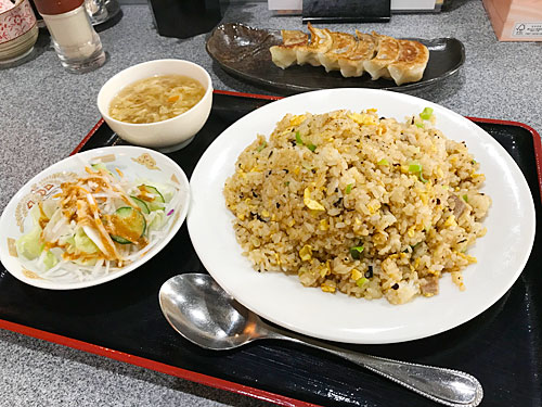 上海麺餃王　四川炒飯と餃子セット
