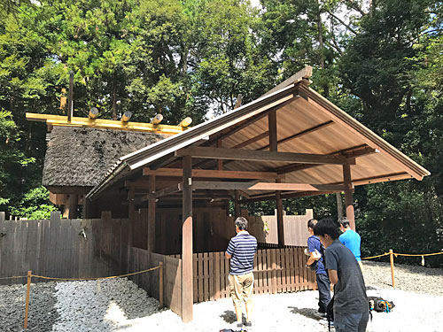 土宮　斜めから