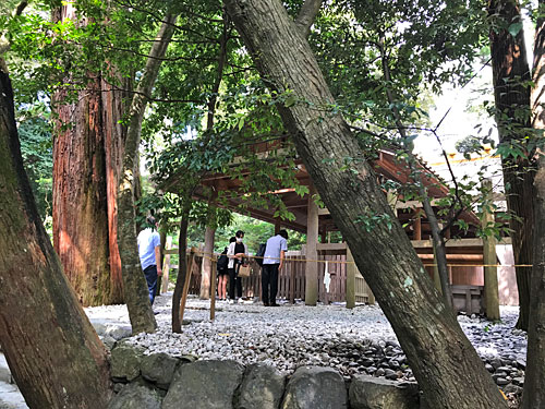 多賀宮　斜め下から