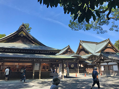 伊勢神宮内宮の御饌殿正面