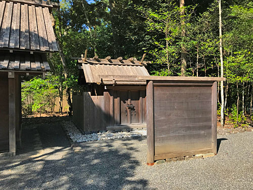 伊勢神宮内宮の由貴御倉