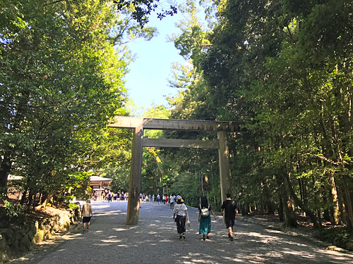 伊勢神宮内宮の参道