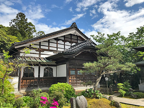 心蓮社の本堂