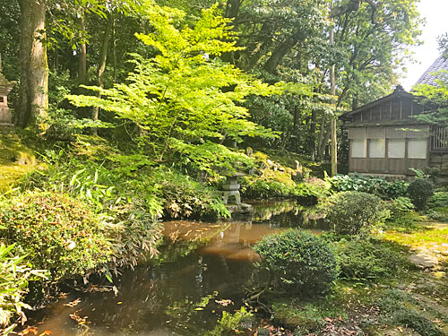 めでた造りの庭園