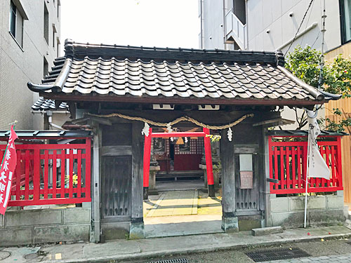 浅野川稲荷神社の四脚門