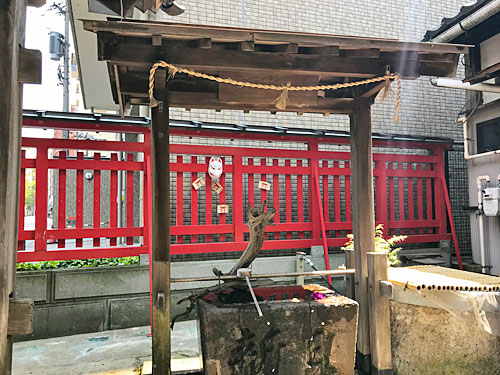 浅野川稲荷神社の手水舎
