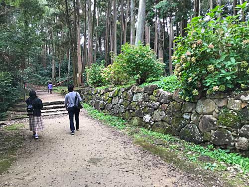 小さな石の石垣