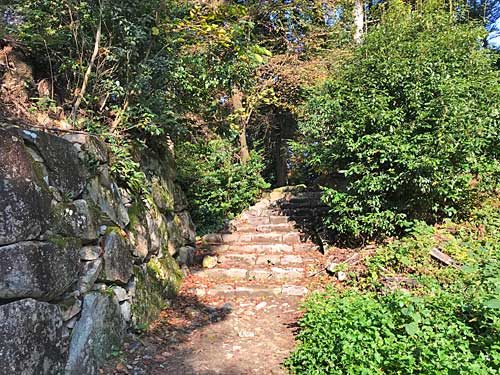伝長谷川秀一邸跡の入口