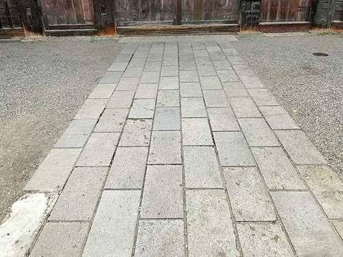 上田城藩主居館跡の通路
