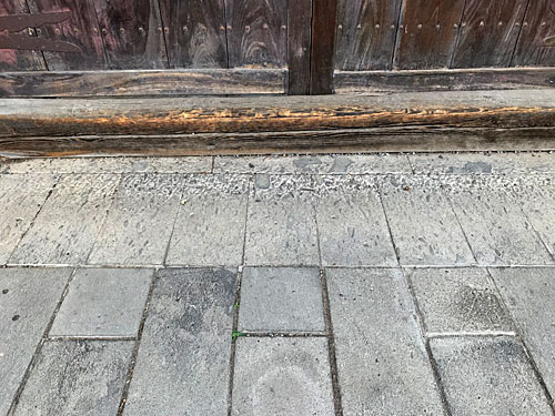 石畳の境界線