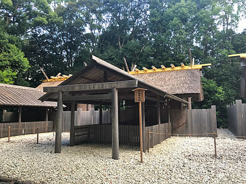 伊佐奈岐宮