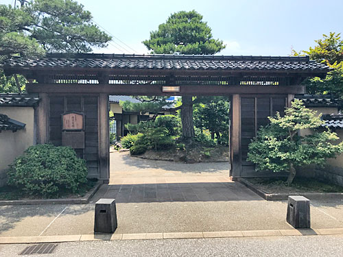 旧加賀藩士高田家跡の入口の門