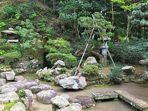 加賀藩十村役岡部家の庭園