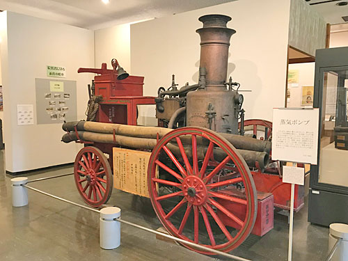 松本市立博物館のポンプ車