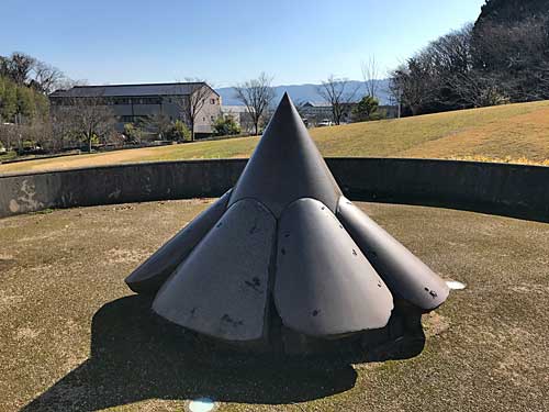 七尾の峰のオブジェ