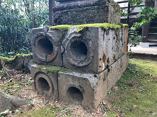 辰巳用水に使われていた石管