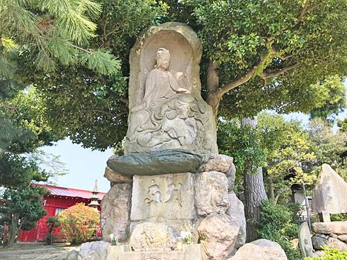 宝泉寺境内の摩利支天像