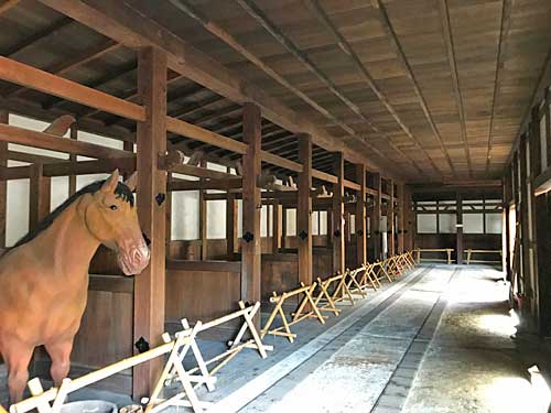 馬屋の内部