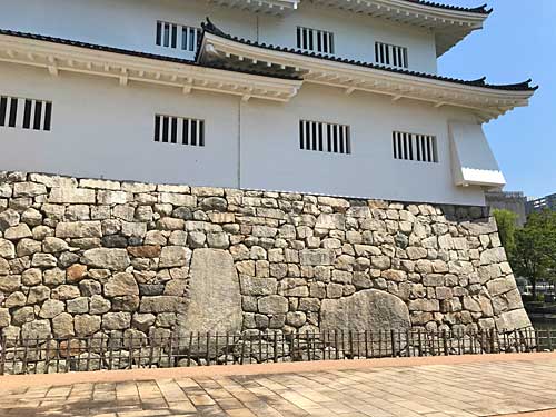 富山城の鉄門の石垣