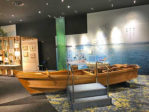 のと里山里海ミュージアムに展示してある運搬船