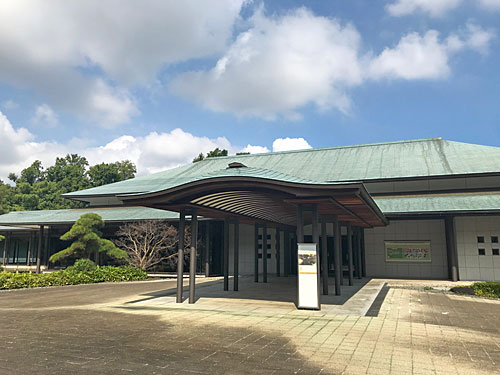 神宮美術館のエントランス