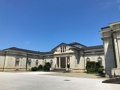 神宮徴古館の正面
