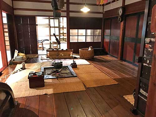 囲炉裏部屋の再現