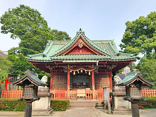 尾崎神社の拝殿
