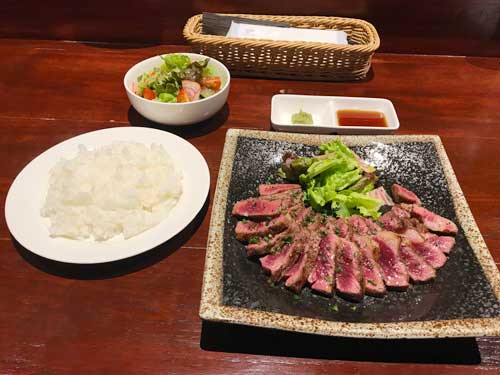 Ogawaya Kitchen　ザブトンのステーキ