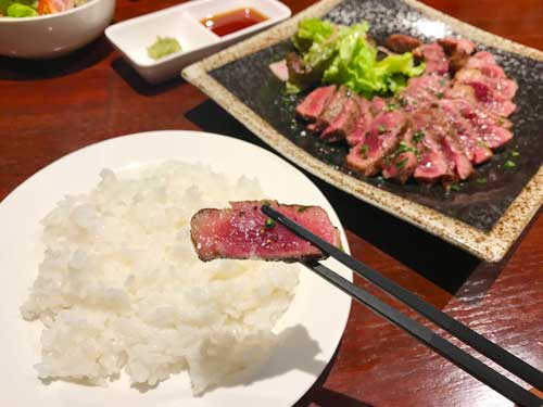 ザブトンのステーキとライス