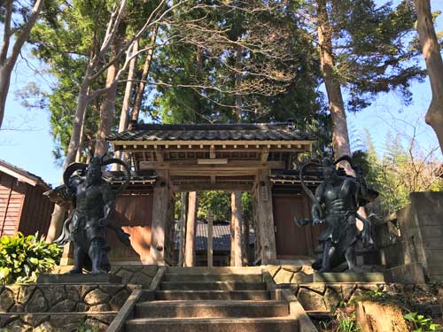 山門と仁王像