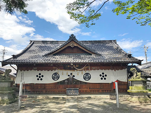 松本神社の拝殿