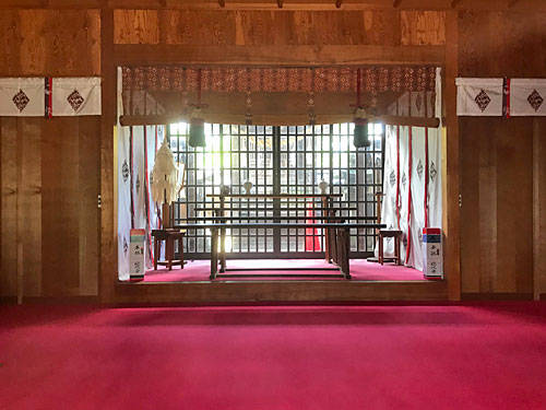若宮神社の社殿内部