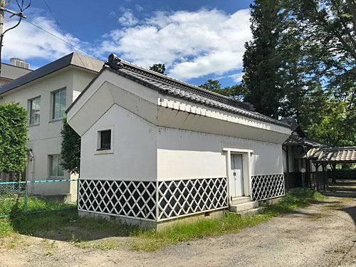 松本神社の土蔵