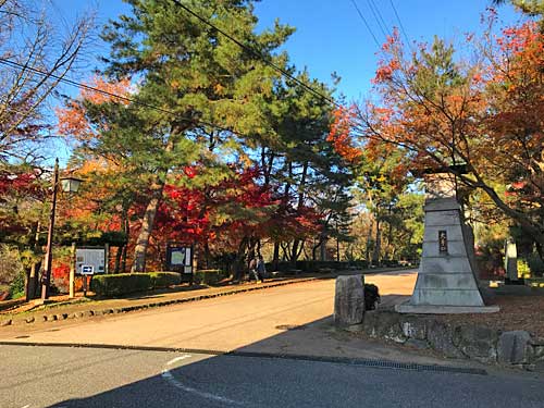 高岡城の大手門口