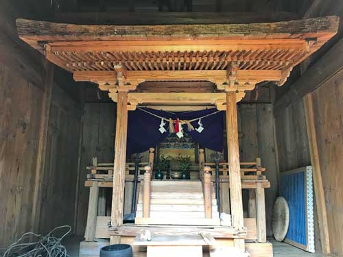 お堂の内部