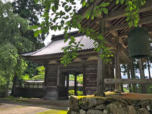 本土寺の山門裏手