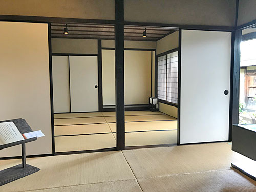 次の間