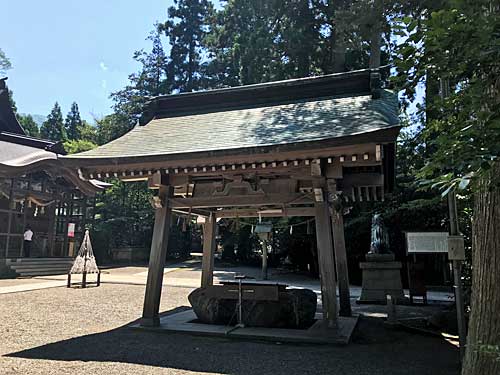 金剣宮の手水舎